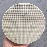 Filtre à particules diesel en céramique avec substrat en cordiérite | Capture les fines particules de suie pour des émissions plus propres. Diamètre : 143,8 mm.
